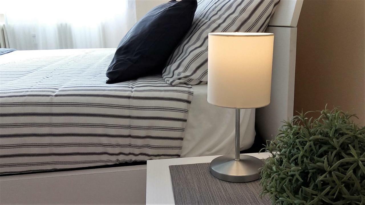 Lovely, Charming And Quiet Apartment In The Centre Air Conditioned And Free Private Garage كومو المظهر الخارجي الصورة
